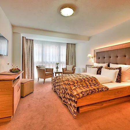 Hotel Garni Urezza 4*