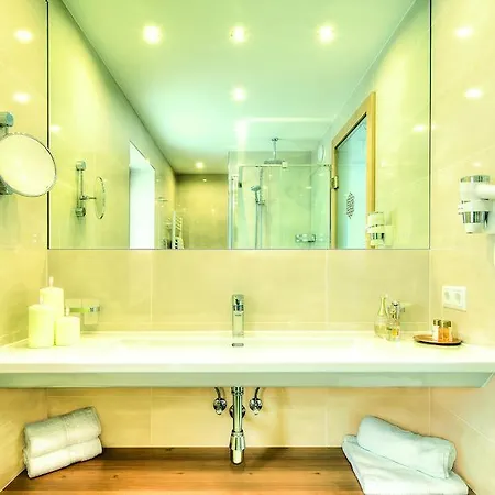 Hotel Garni Urezza 4*