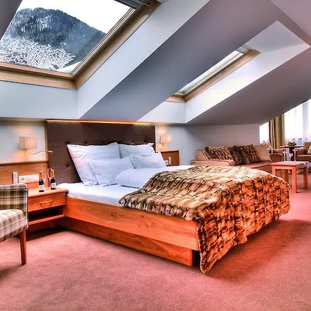 Hotel Garni Urezza 4*